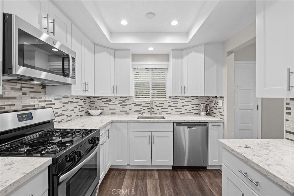 545 E Cypress - Photo 10