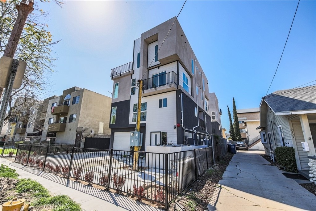 5265 Cartwright Avenue - Photo 10