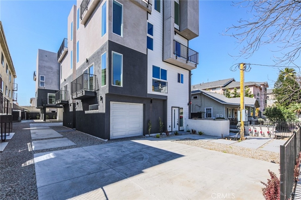 5265 Cartwright Avenue - Photo 9