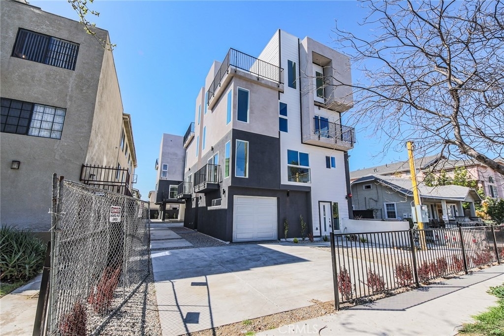 5265 Cartwright Avenue - Photo 8