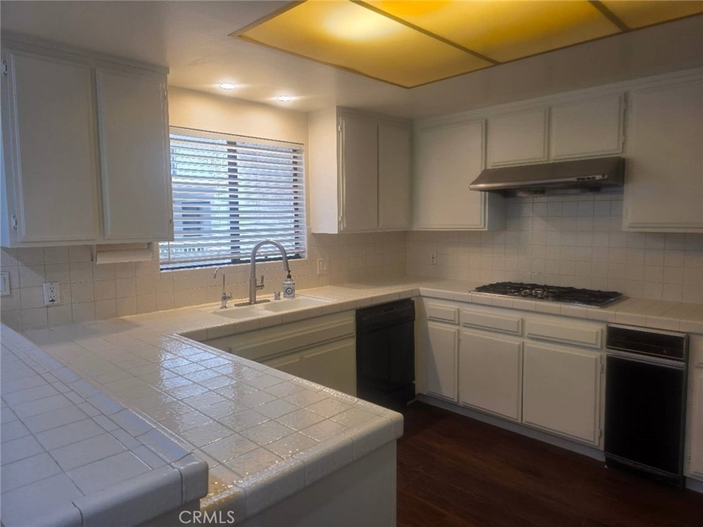 825 S Golden West Avenue - Photo 4