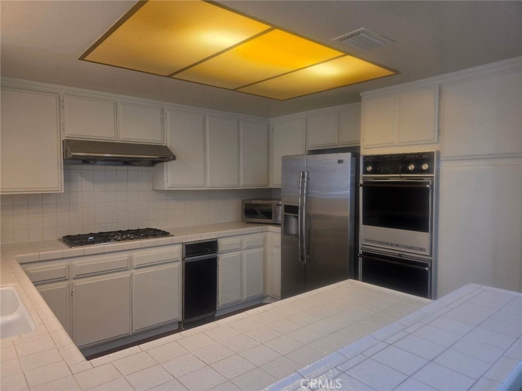825 S Golden West Avenue - Photo 3