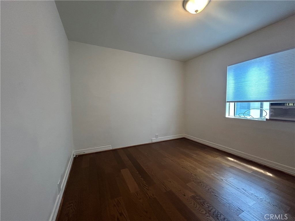 214 E Stocker Street - Photo 17