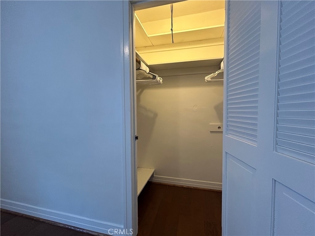 214 E Stocker Street - Photo 22