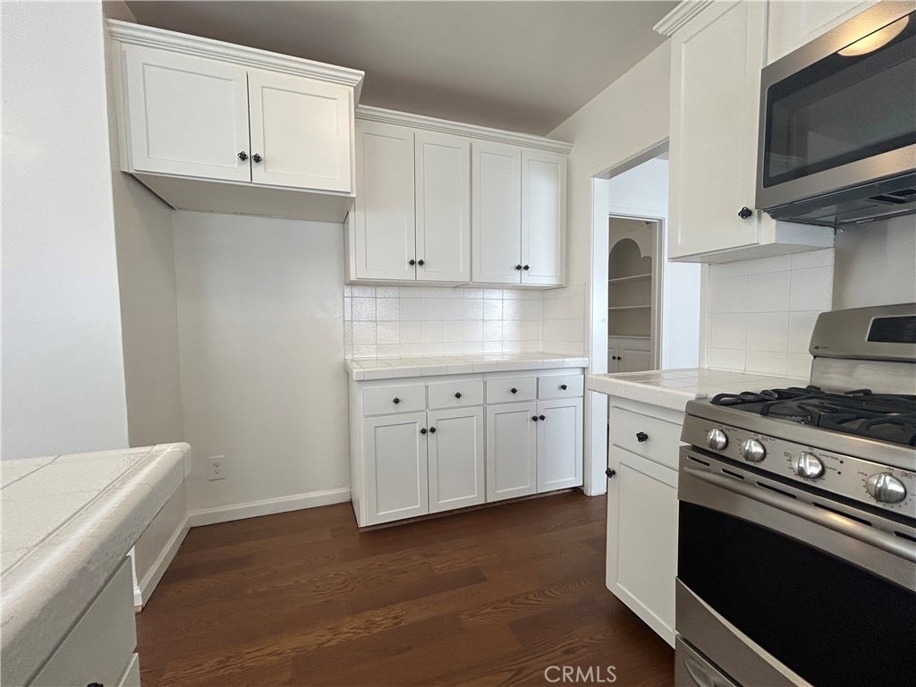 214 E Stocker Street - Photo 27