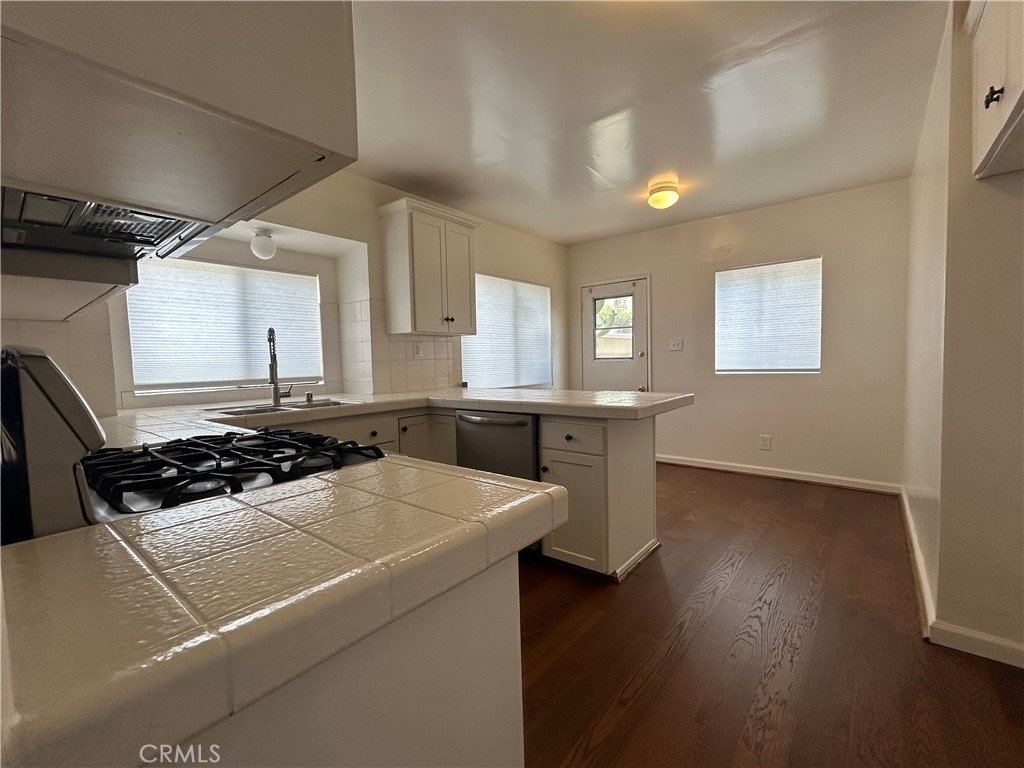 214 E Stocker Street - Photo 23