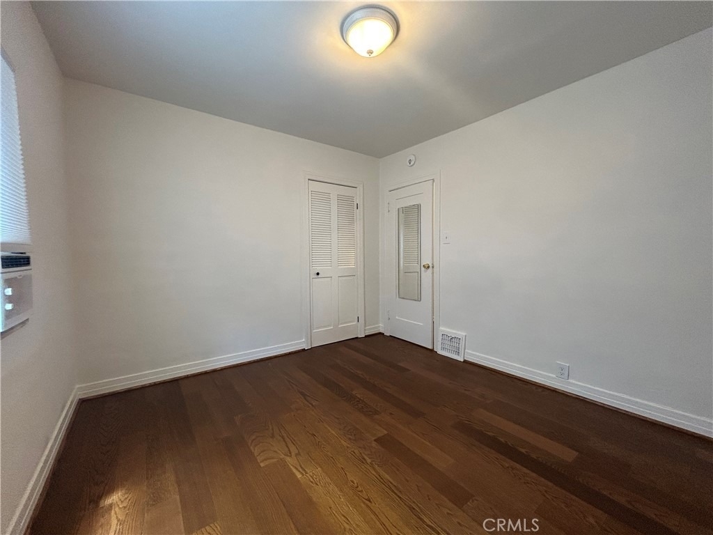 214 E Stocker Street - Photo 20