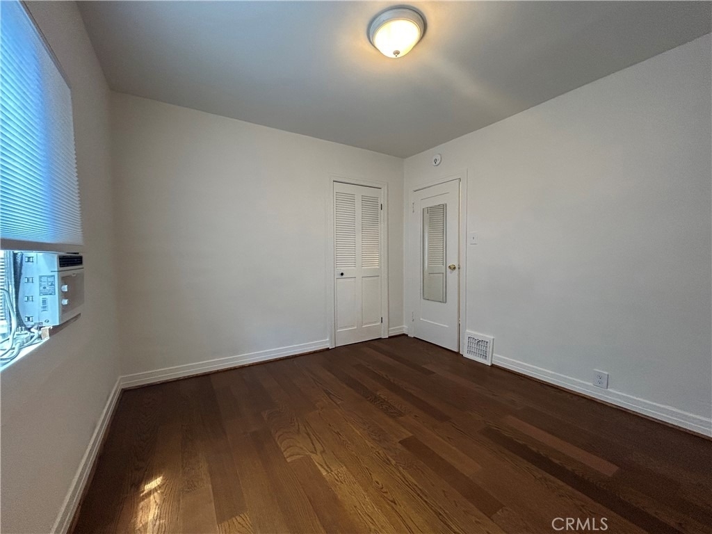214 E Stocker Street - Photo 19