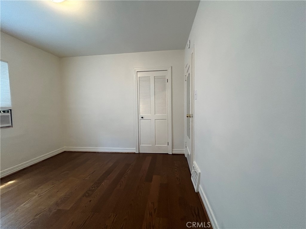 214 E Stocker Street - Photo 21