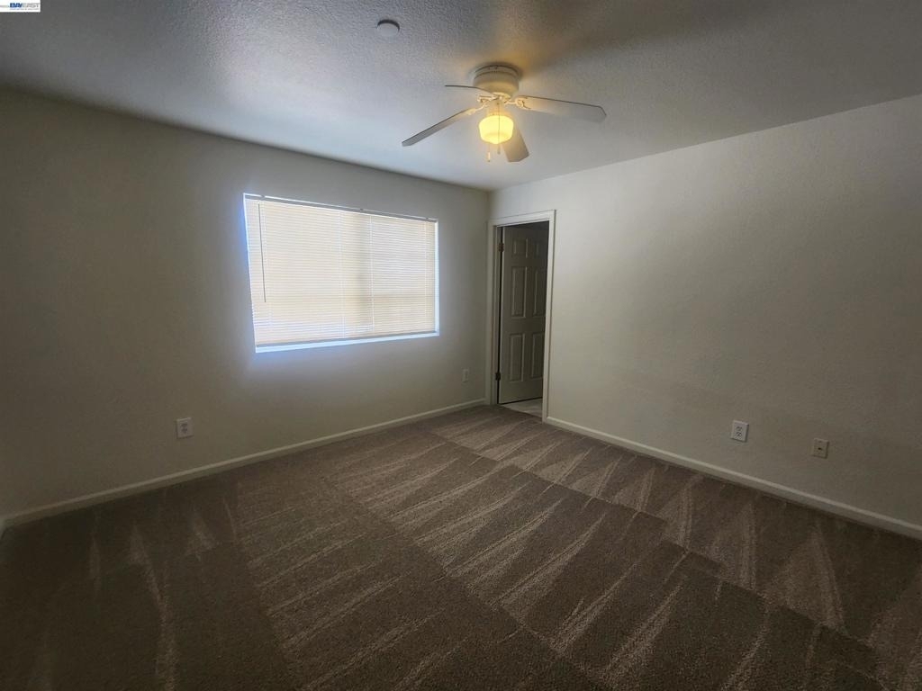 252 Lansing Way - Photo 17