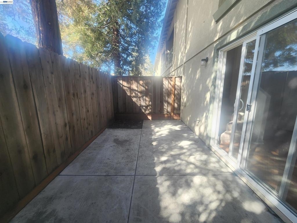 252 Lansing Way - Photo 23