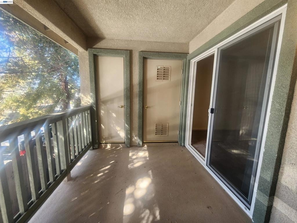 252 Lansing Way - Photo 12