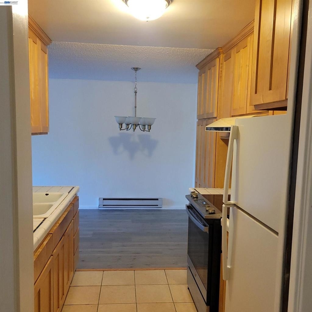 1321 Webster St - Photo 5