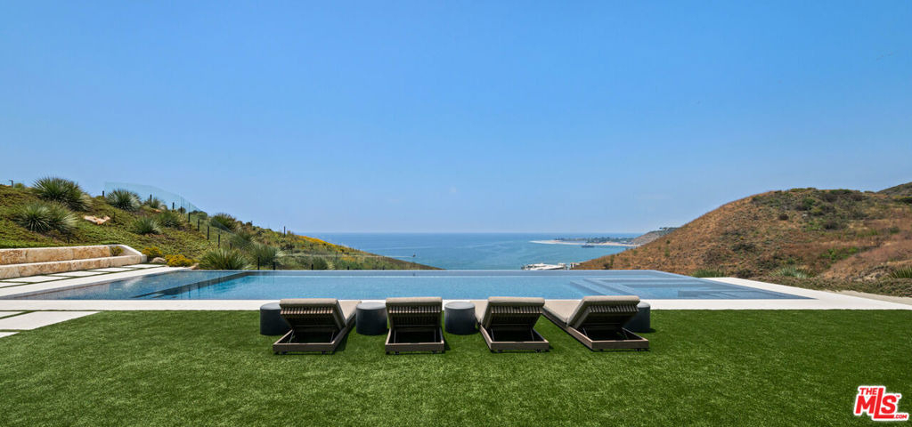 5012 Carbon Beach Terrace - Photo 18