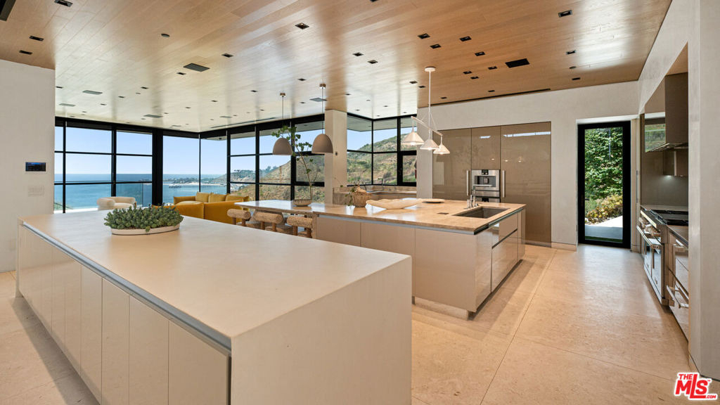 5012 Carbon Beach Terrace - Photo 7