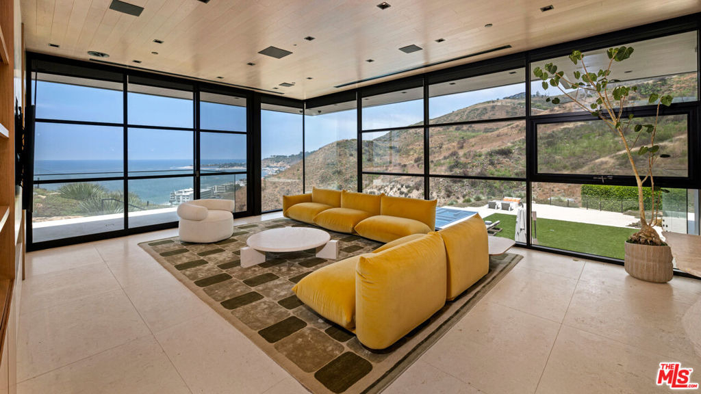 5012 Carbon Beach Terrace - Photo 8