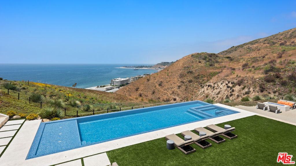 5012 Carbon Beach Terrace - Photo 28