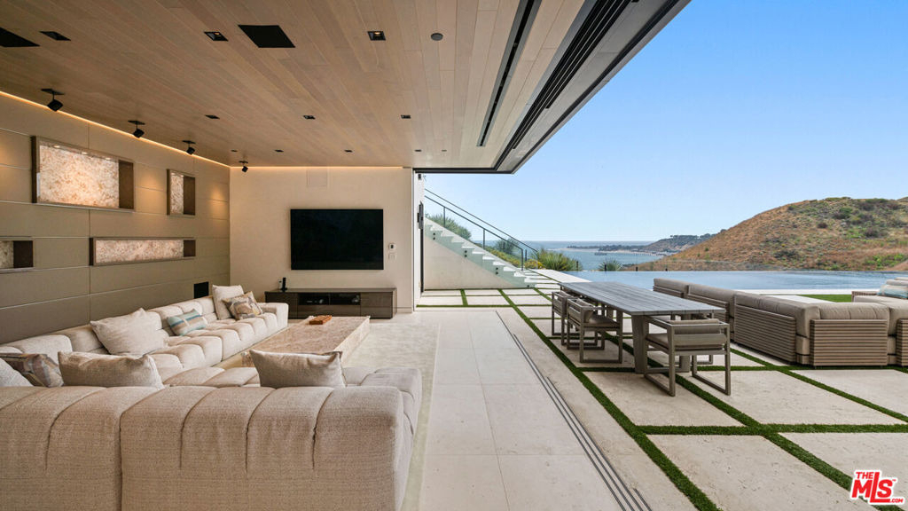 5012 Carbon Beach Terrace - Photo 15