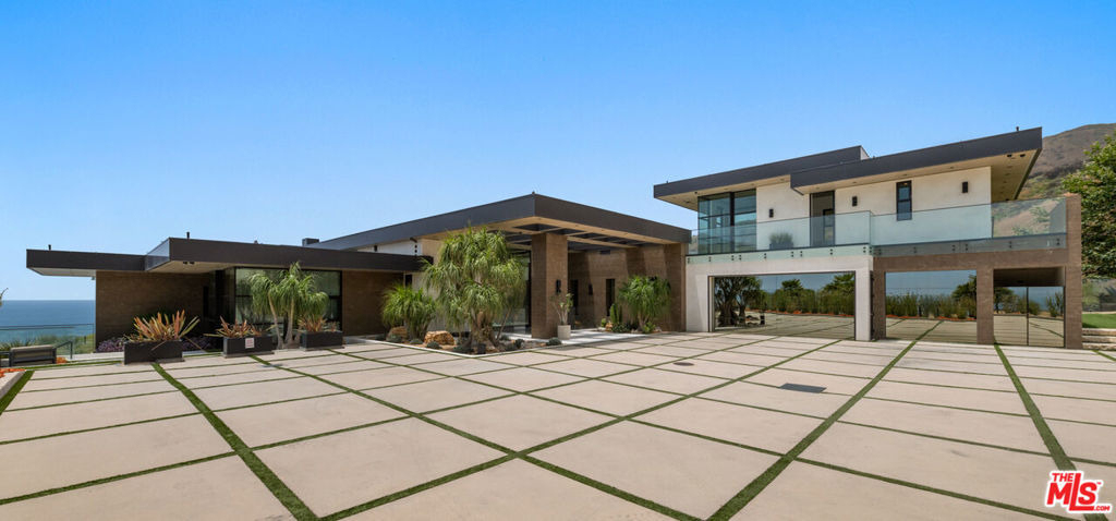 5012 Carbon Beach Terrace - Photo 1