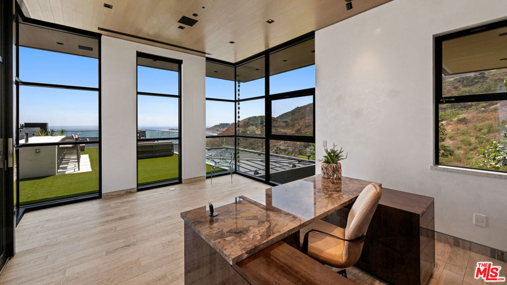 5012 Carbon Beach Terrace - Photo 25