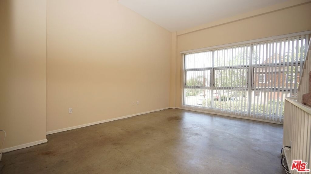 922 W 23rd Street - Photo 7