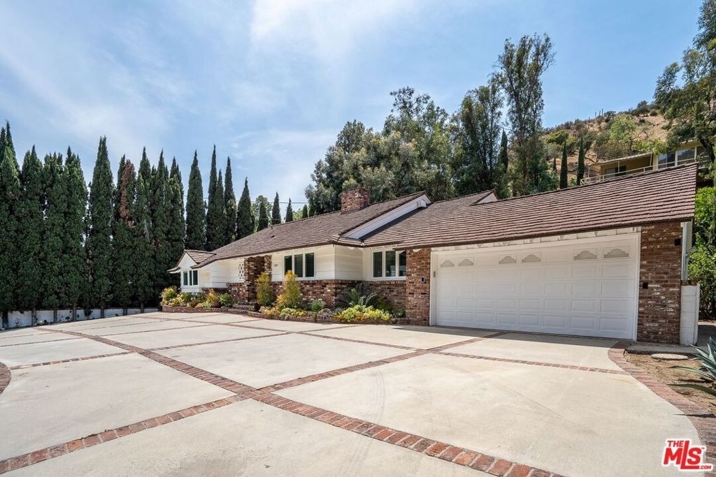 2201 Coldwater Canyon Drive - Photo 0