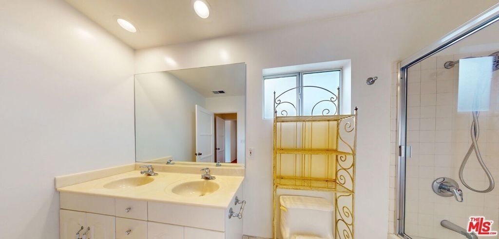 14013 Addison Street - Photo 12