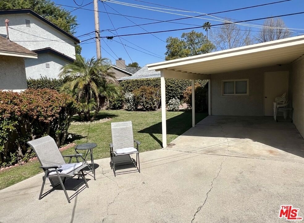14013 Addison Street - Photo 18