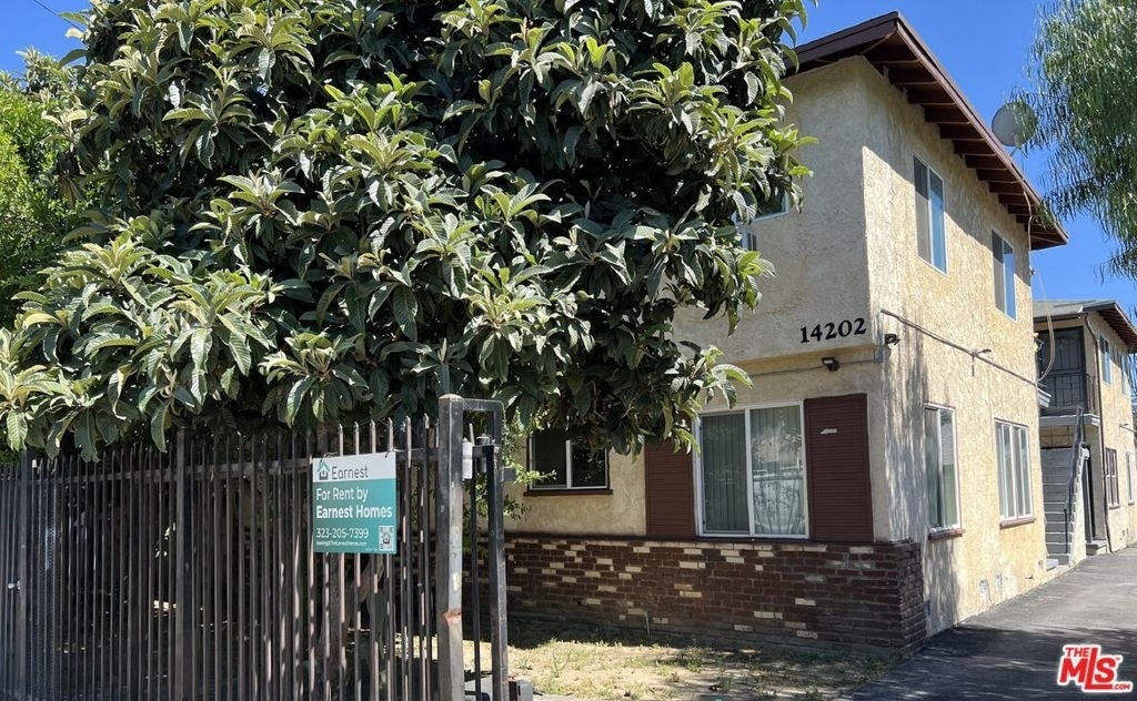 14202 Delano Street - Photo 0