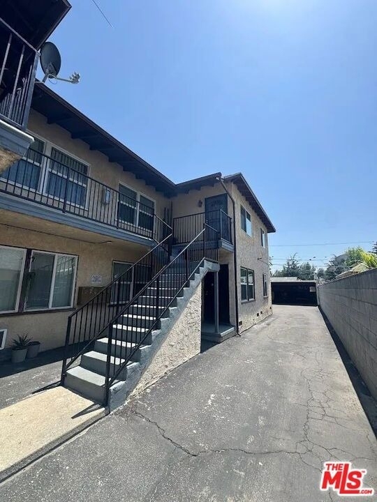 14202 Delano Street - Photo 12
