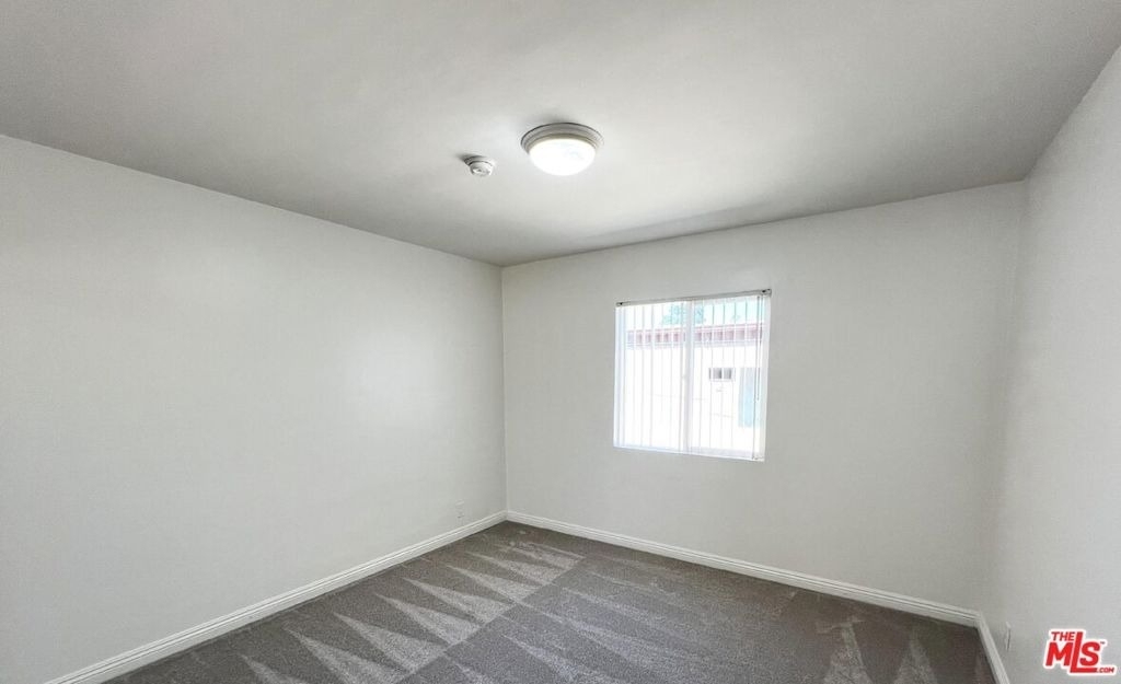 14202 Delano Street - Photo 5
