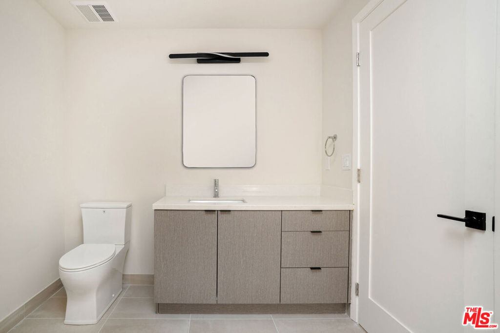 5320 Cartwright Avenue - Photo 8