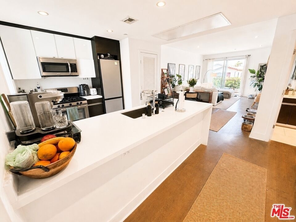 7857 W Manchester Avenue - Photo 6