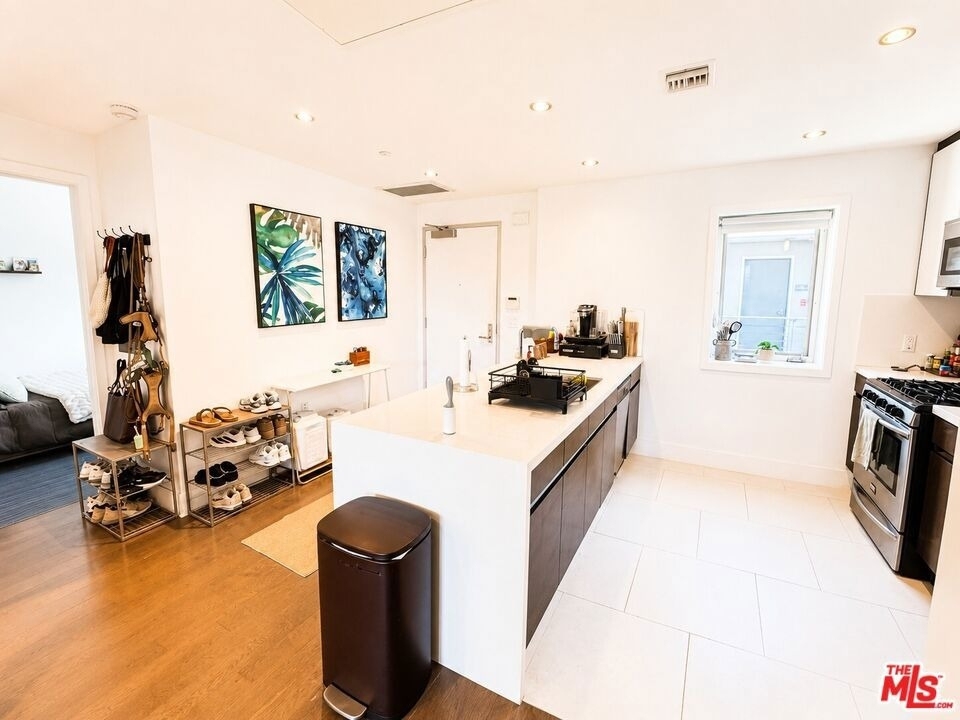 7857 W Manchester Avenue - Photo 10