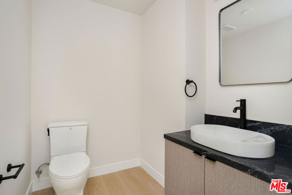 5320 Cartwright Avenue - Photo 10