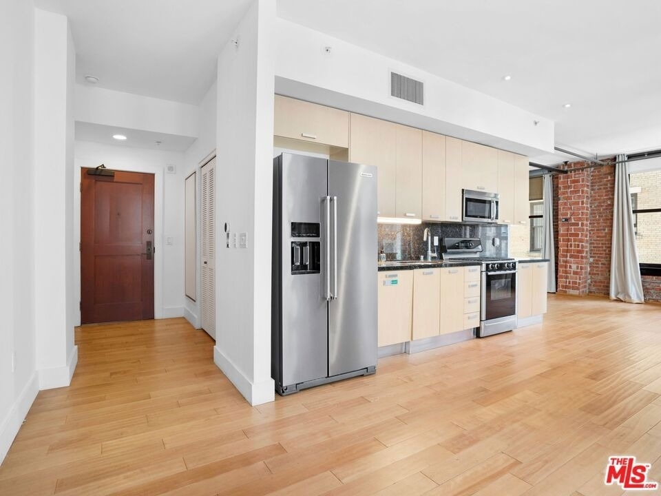 460 S Spring Street - Photo 4