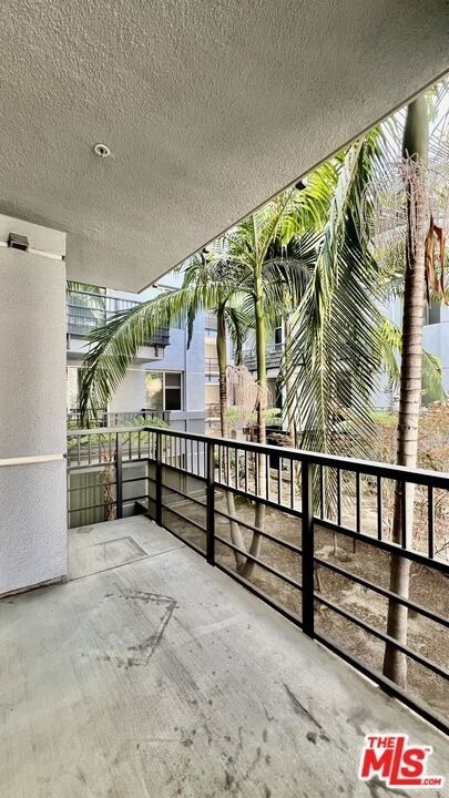 629 Traction Avenue - Photo 13