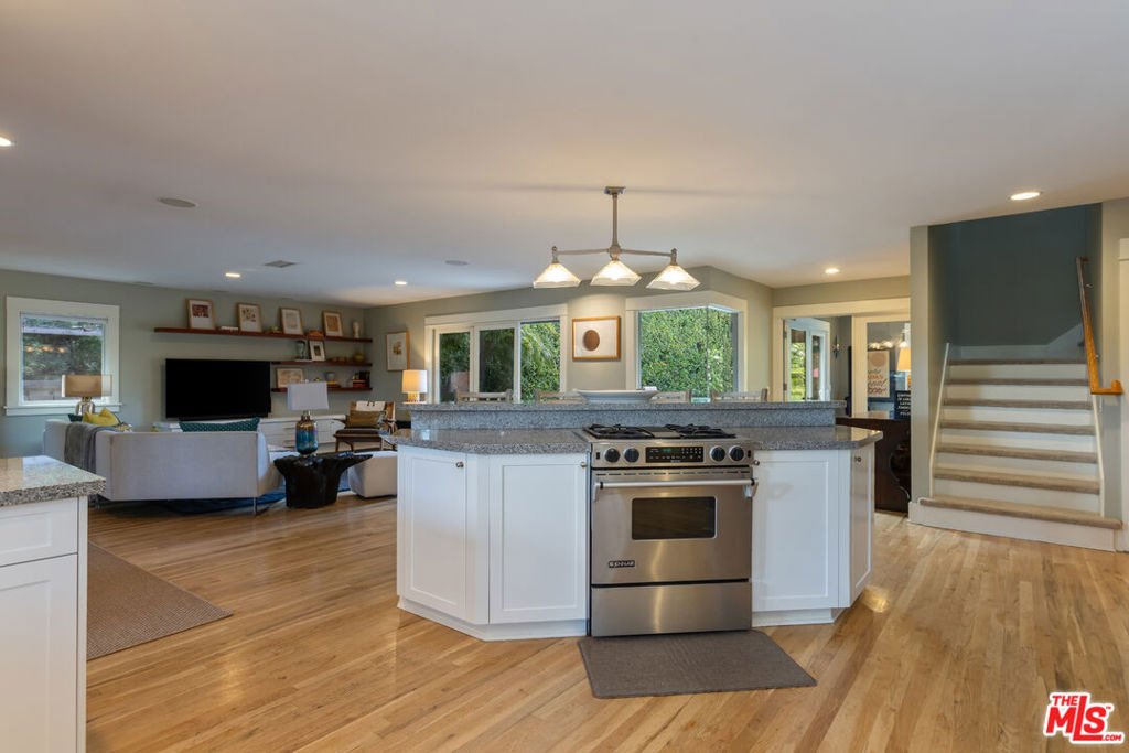 11835 S South Park Avenue - Photo 8