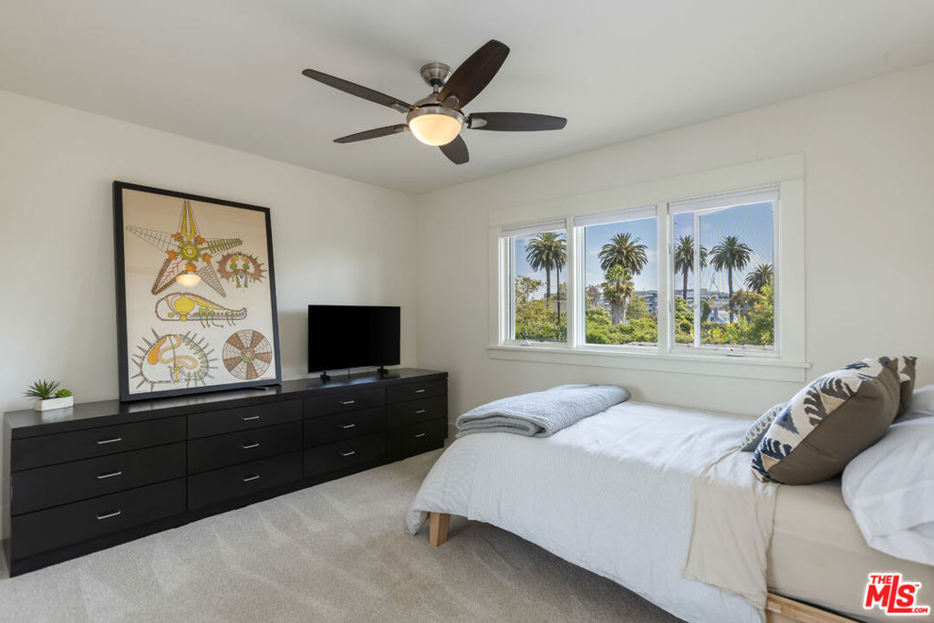 11835 S South Park Avenue - Photo 15