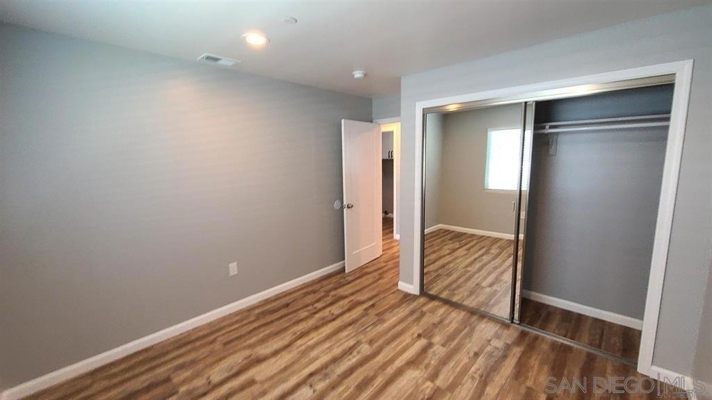 8834 Valencia St - Photo 11