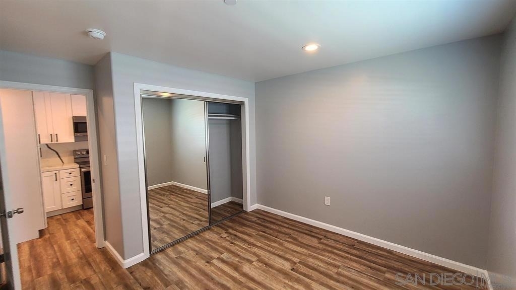 8834 Valencia St - Photo 16