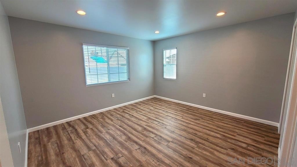 8834 Valencia St - Photo 10