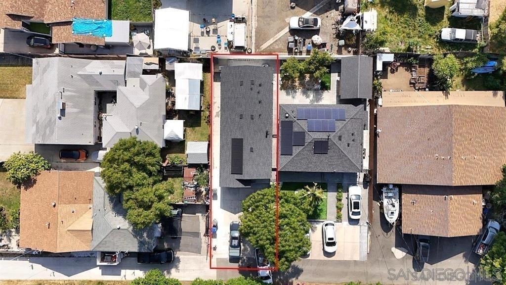 8834 Valencia St - Photo 13