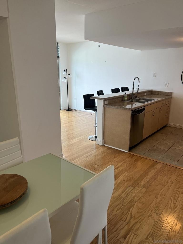 425 W Beech - Photo 14