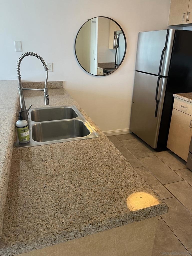 425 W Beech - Photo 13