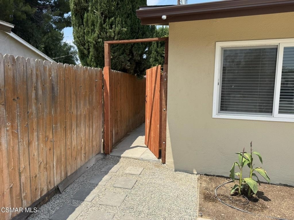 1281 Hartley Avenue - Photo 9