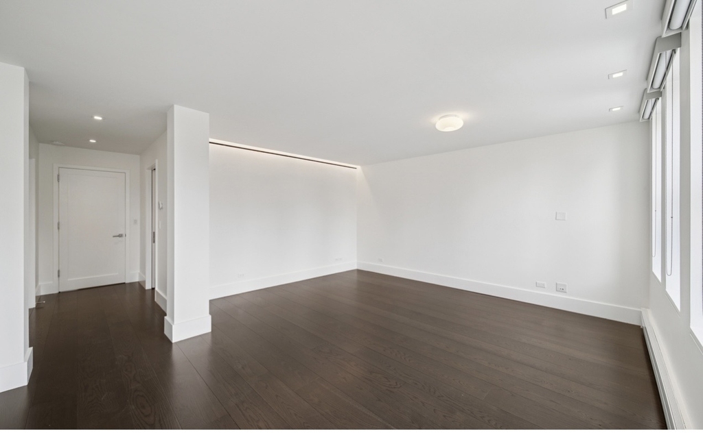 E 80th St and Lexington Ave - Photo 8