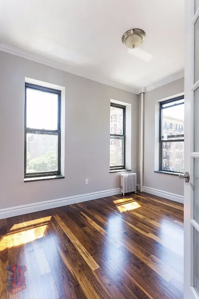 Lexington Avenue & E 101st st - Photo 3