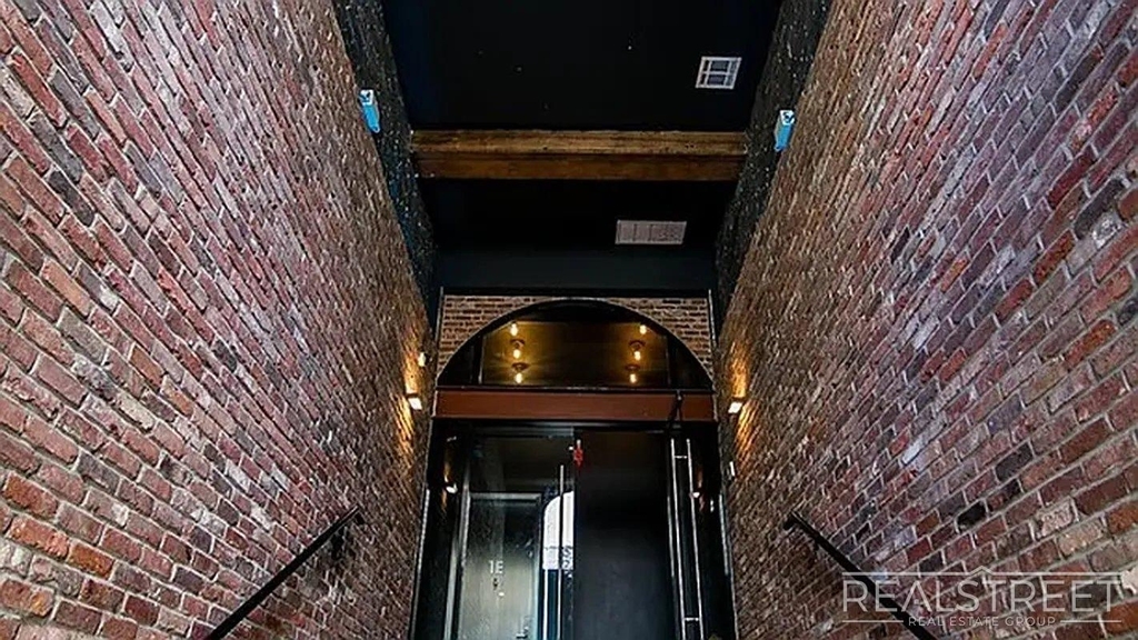96 Dupont Street - Photo 13