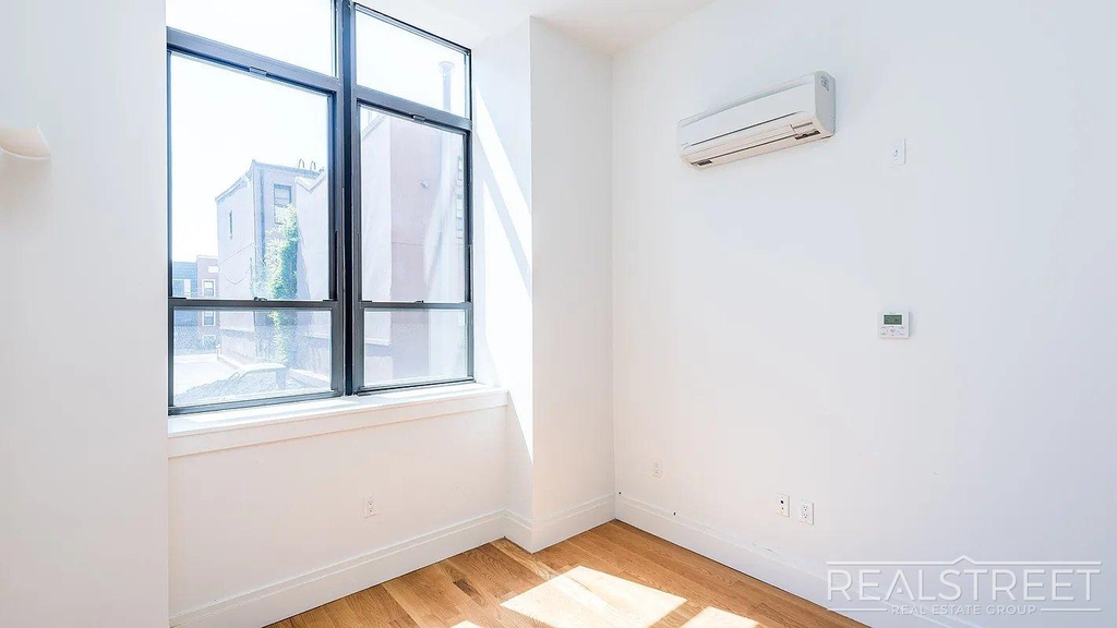 17 Monitor Street - Photo 5